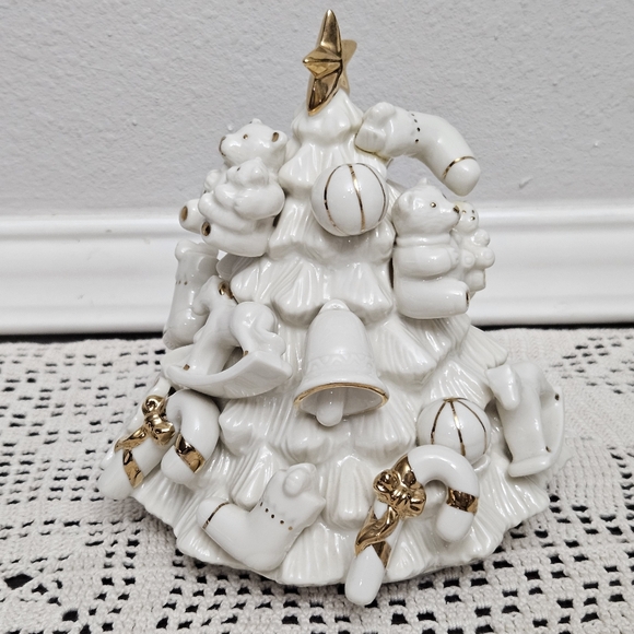 Mikasa White and Gold Christmas Tree Musical Figurine Sankyo Movement - Picture 4 of 9